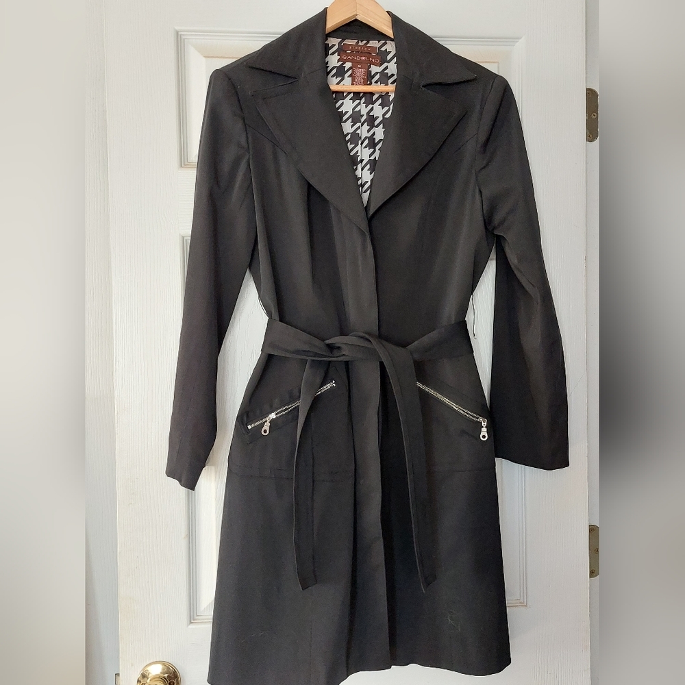 Knee length trench coat, Size M